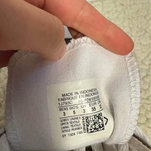 Classic Converse High Top - Women’s Size 5 - Picture 2 of 5